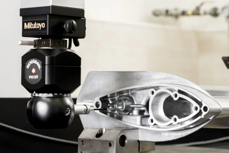 ミツトヨ製CMMおよびRenishaw PH10Tプローブによる精密アルミ合金ダイカスト製海洋部品の自動寸法検査